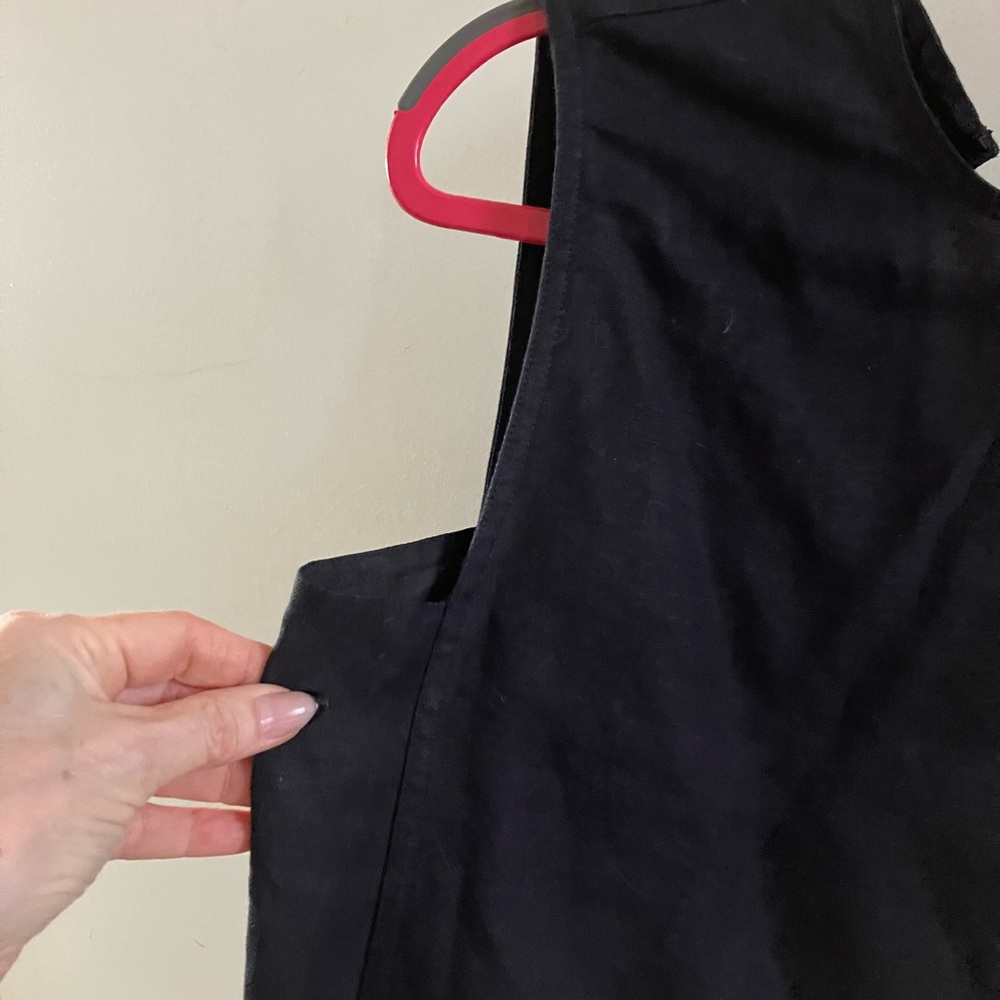 Black Sleeveless Top